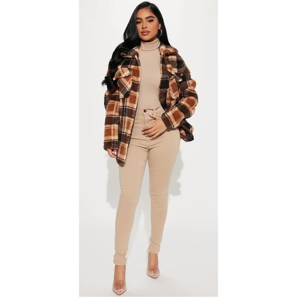 Stand Out with Fashion Nova’s Best-Selling High Waist Skinny Jeans - Picture 1 of 4